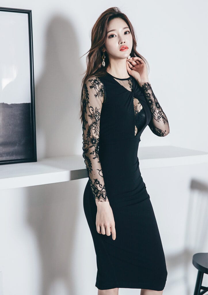 ラウンドネック シアーレースインサート ロングスリーブ ミディドレス |